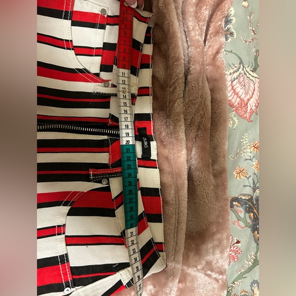 Stripped Skirt - Picture 4 of 4